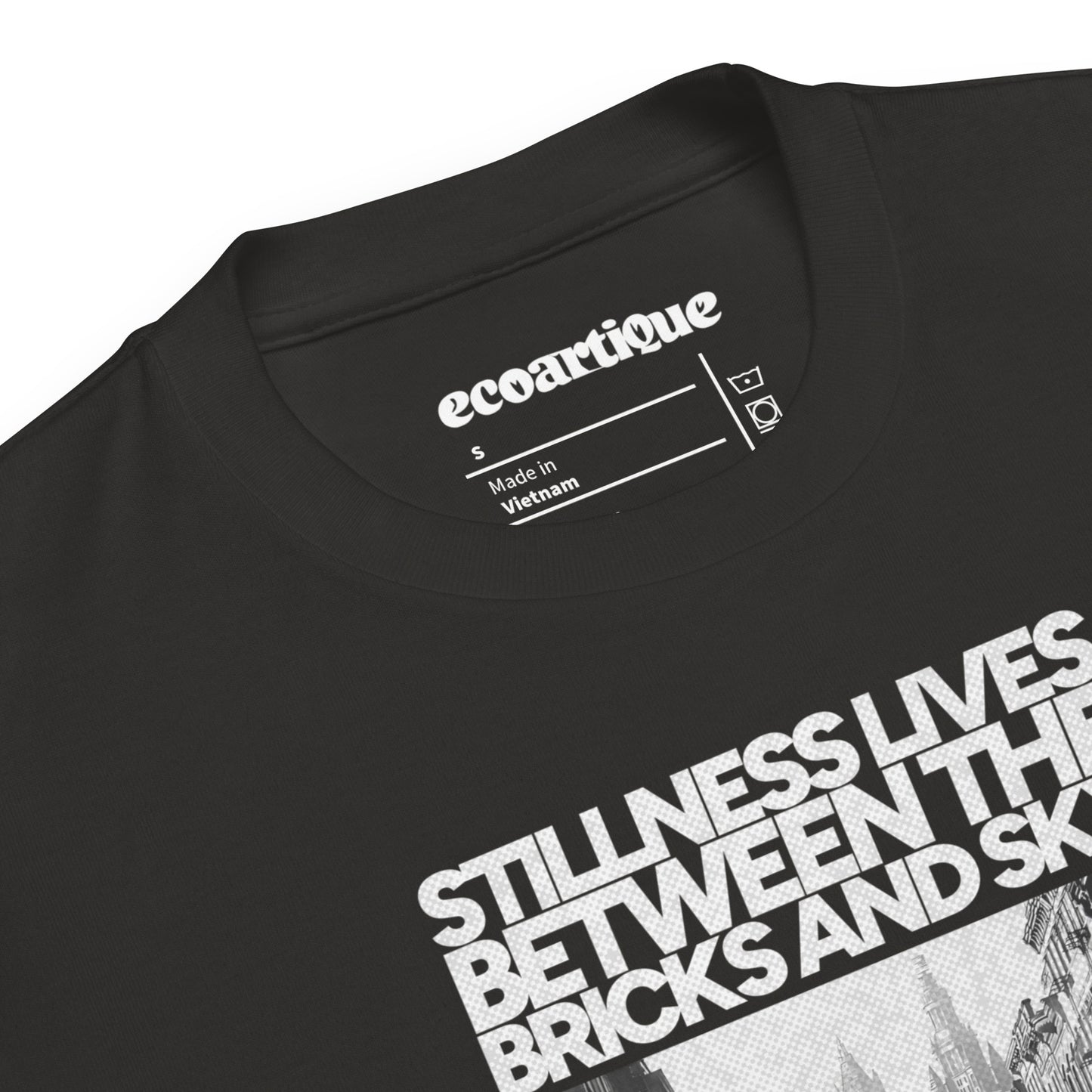 Tシャツ | スタンダードミドルウェイトTシャツ | 男女兼用 | ユニセックス | Stillness lives between the bricks and sky-smoky black